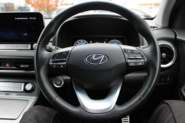 Hyundai KONA 39kWh Premium Auto 5dr (10.5kW Charger) Grey