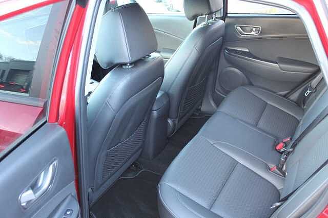 Hyundai KONA 64kWh Premium SE Auto 5dr (7kW Charger)