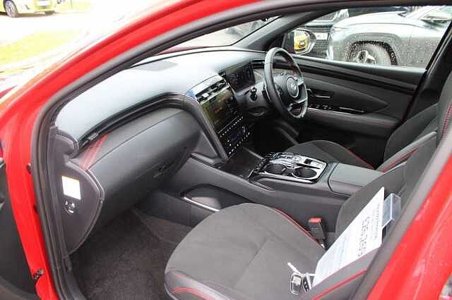 Hyundai TUCSON 1.6 T-GDi 13.8kWh N Line Auto 4WD Euro 6 (s/s) 5dr Red