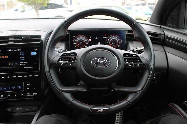 Hyundai TUCSON 1.6 T-GDi 13.8kWh N Line Auto 4WD Euro 6 (s/s) 5dr Red