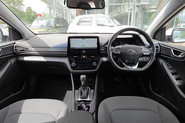 Hyundai IONIQ 1.6 GDi Plug-in Hybrid Premium 5dr DCT Polar White
