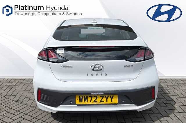 Hyundai IONIQ 1.6 GDi Plug-in Hybrid Premium 5dr DCT Polar White