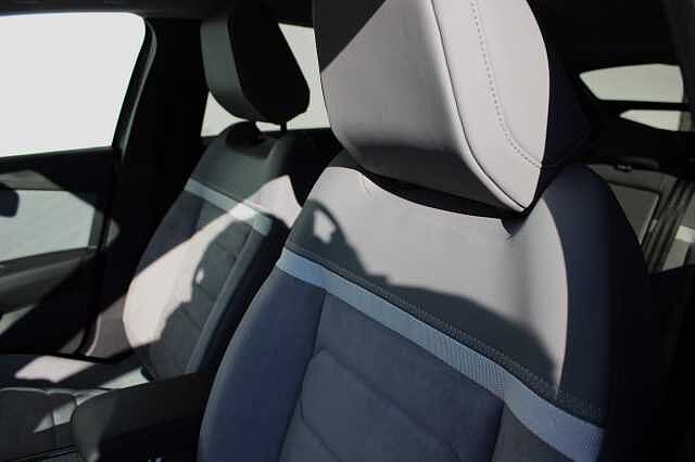 Citroen e-C4 50kWh e-series Auto 5dr (7.4kW Charger)