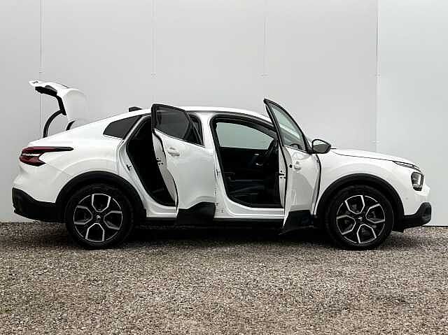 Citroen e-C4 X 100kW Shine Plus 50kWh 4dr Auto