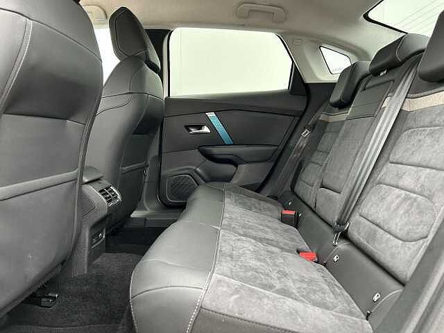 Citroen e-C4 X 100kW Shine Plus 50kWh 4dr Auto