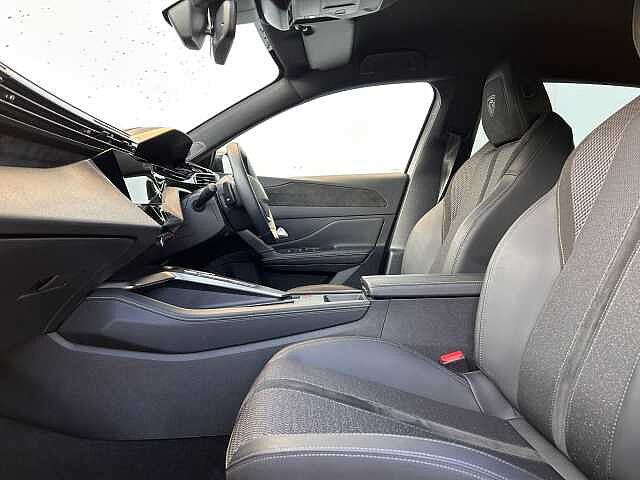 Peugeot 408 1.2 Hybrid 136 GT 5dr e-DSC6