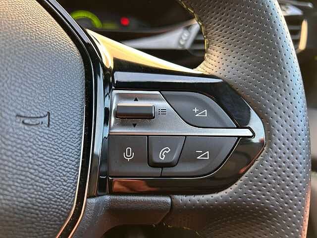 Peugeot 408 1.2 Hybrid 136 GT 5dr e-DSC6