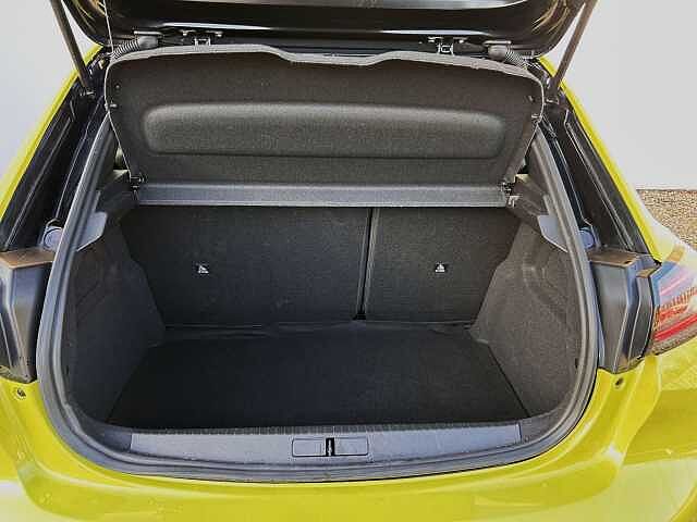 Peugeot 208 1.2 Hybrid 100 GT 5dr e-DSC6