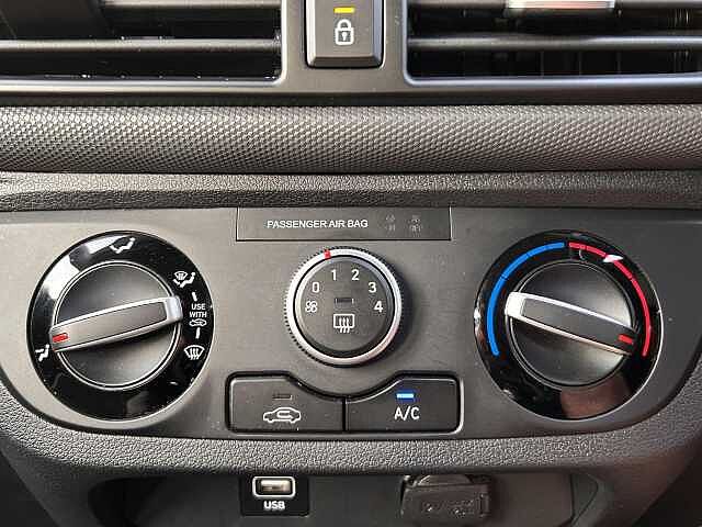 Hyundai I10 1.0 MPi SE Connect 5dr Red