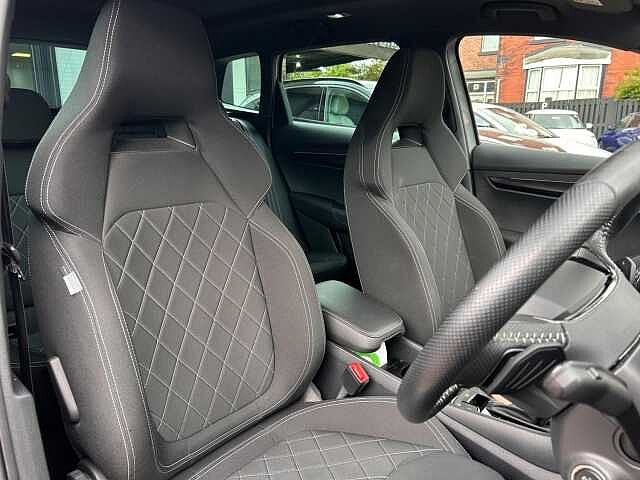 SKODA Karoq 2.0 TDI SportLine DSG 4WD Euro 6 (s/s) 5dr