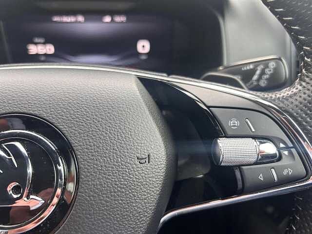 SKODA Karoq 2.0 TDI SportLine DSG 4WD Euro 6 (s/s) 5dr