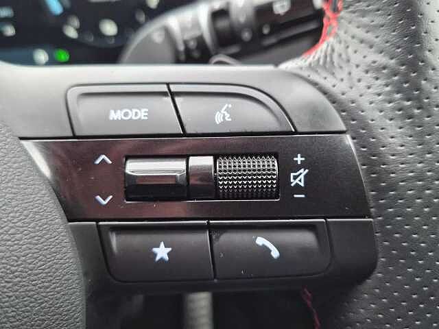 Hyundai TUCSON 1.6 T-GDi 13.8kWh N Line S Auto Euro 6 (s/s) 5dr White