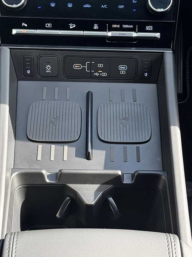 Hyundai SANTA FE 1.6 T-GDi 13.8kWh Calligraphy Auto 4WD Euro 6 (s/s) 5dr (7Seat) Magnetic Grey
