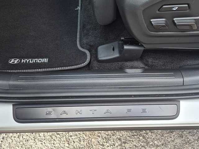 Hyundai Santa Fe 1.6 T-GDi 13.8kWh Calligraphy Auto 4WD Euro 6 (s/s) 5dr (7Seat)