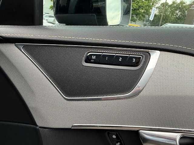 Volvo XC90 2.0 B5 MHEV R-Design Pro Auto 4WD Euro 6 (s/s) 5dr