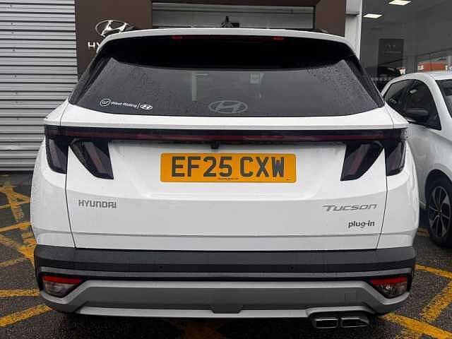 Hyundai TUCSON 1.6 T-GDi 13.8kWh Ultimate SUV 5dr Petrol Plug-in Hybrid Auto Euro 6 (s/s) (253 White
