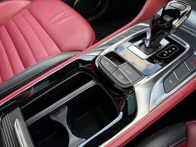 MG MG HS 1.5 T-GDI 16.6kWh Exclusive Auto Euro 6 (s/s) 5dr