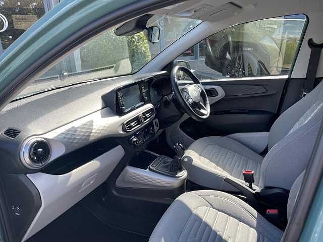Hyundai i10 1.0 Premium Hatchback 5dr Petrol Auto Euro 6 (s/s) (67 ps)