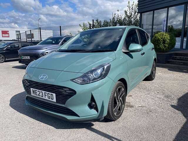 Hyundai i10 1.0 Premium Hatchback 5dr Petrol Auto Euro 6 (s/s) (67 ps)
