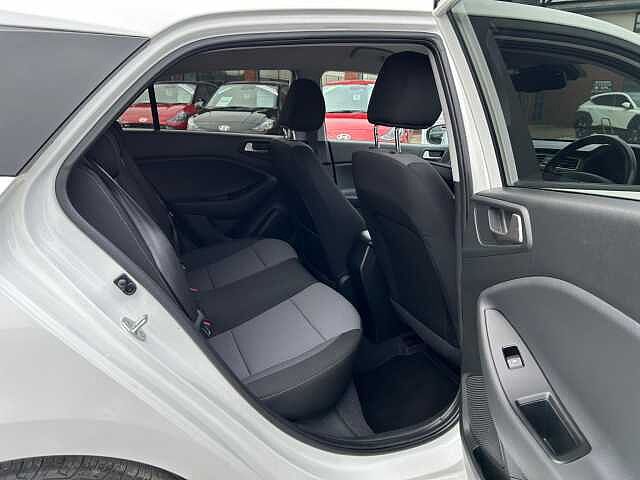 Hyundai I20 1.2 Premium Nav Euro 6 (s/s) 5dr White