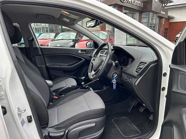 Hyundai I20 1.2 Premium Nav Euro 6 (s/s) 5dr White