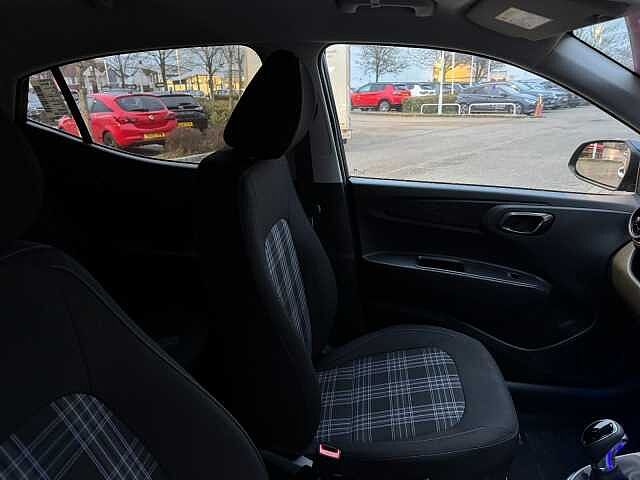 Hyundai i10 1.2 [79] Premium 5dr Auto [Nav]