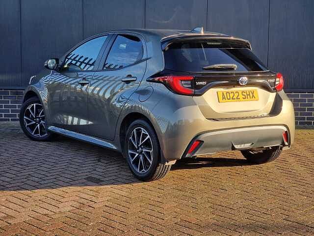 Toyota Yaris 1.5 Hybrid Design 5dr CVT
