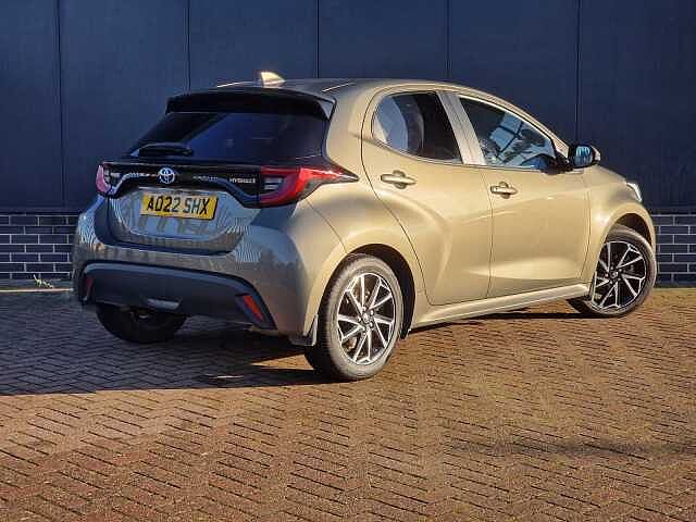 Toyota Yaris 1.5 Hybrid Design 5dr CVT