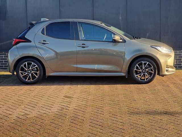 Toyota Yaris 1.5 Hybrid Design 5dr CVT