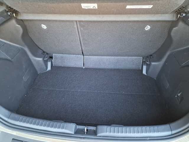 Toyota Yaris 1.5 Hybrid Design 5dr CVT