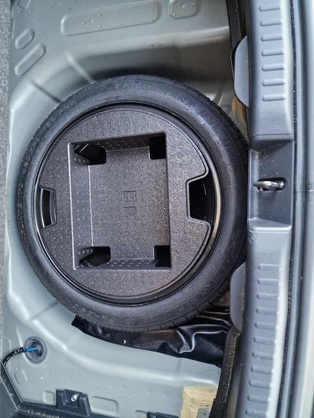 Toyota Yaris 1.5 Hybrid Design 5dr CVT