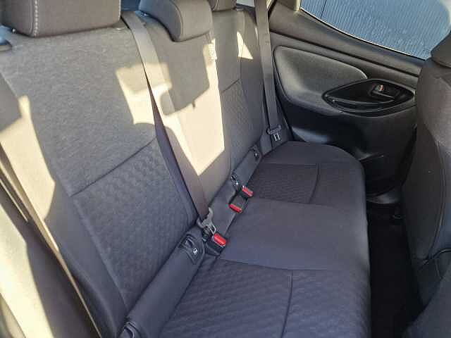 Toyota Yaris 1.5 Hybrid Design 5dr CVT