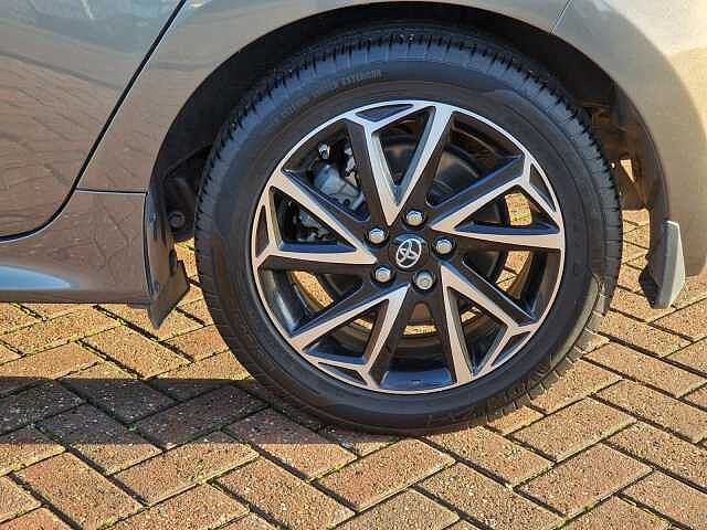 Toyota Yaris 1.5 Hybrid Design 5dr CVT