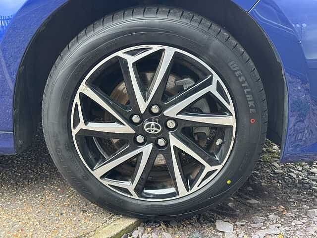 Toyota Yaris 1.5 Hybrid Design 5dr CVT