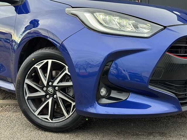 Toyota Yaris 1.5 Hybrid Design 5dr CVT