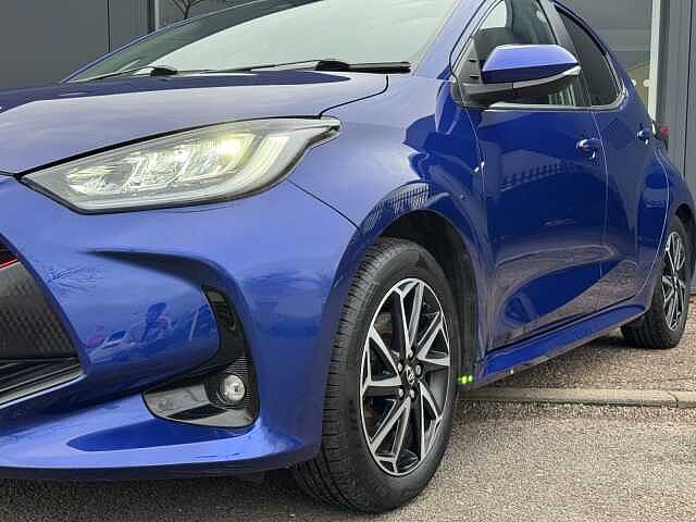 Toyota Yaris 1.5 Hybrid Design 5dr CVT