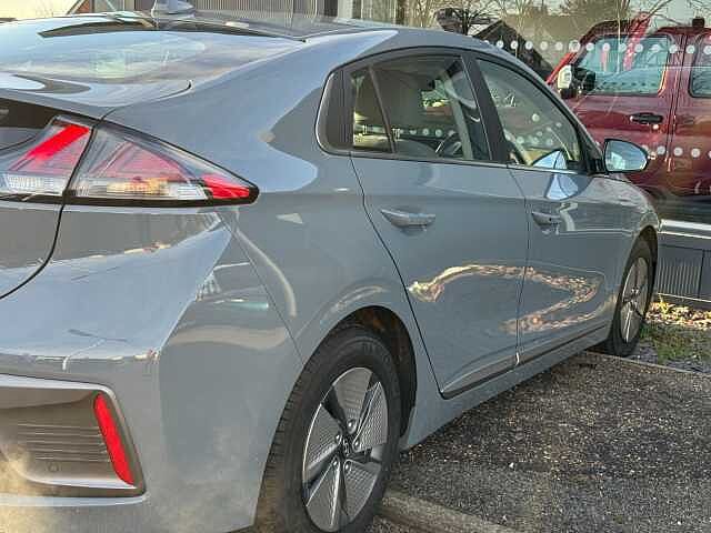 Hyundai IONIQ 1.6 GDi Hybrid Premium 5dr DCT Electric Shadow
