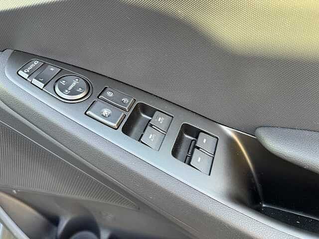 Hyundai IONIQ 1.6 GDi Hybrid Premium 5dr DCT Electric Shadow