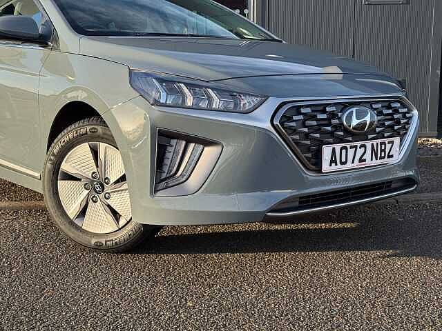 Hyundai IONIQ 1.6 GDi Hybrid Premium 5dr DCT Electric Shadow