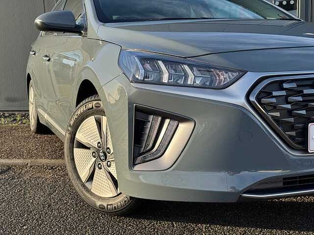 Hyundai IONIQ 1.6 GDi Hybrid Premium 5dr DCT Electric Shadow