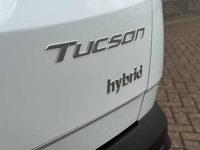 Hyundai TUCSON 1.6T Hybrid Ultimate 5dr Auto Serenity White