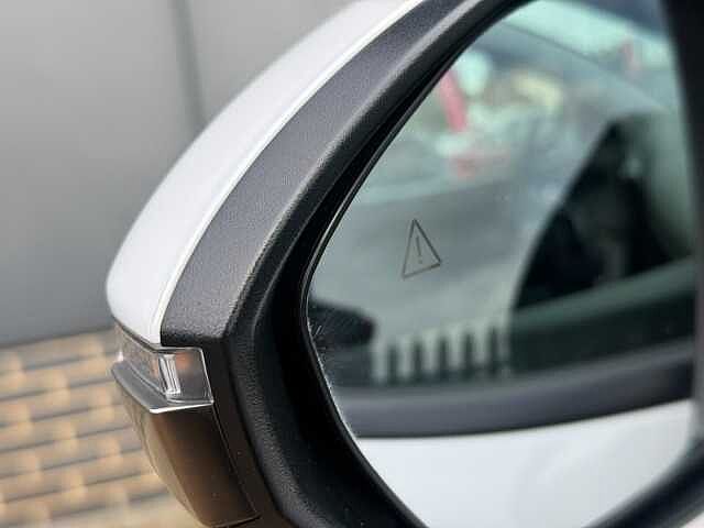 Hyundai TUCSON 1.6T Hybrid Ultimate 5dr Auto Serenity White