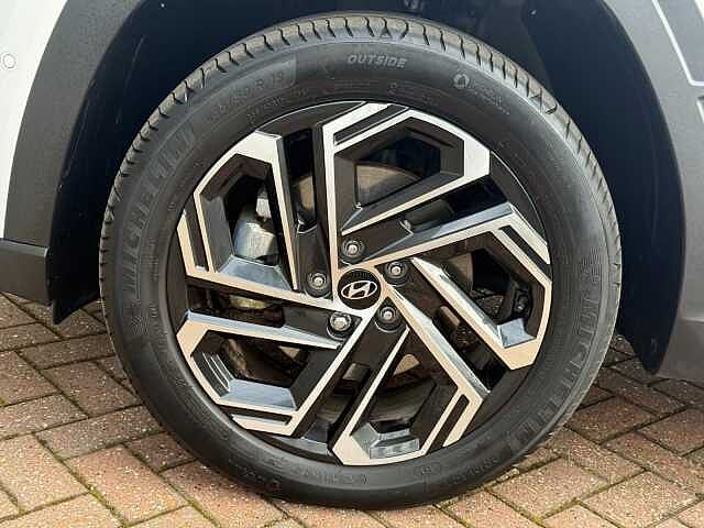 Hyundai TUCSON 1.6T Hybrid Ultimate 5dr Auto Serenity White