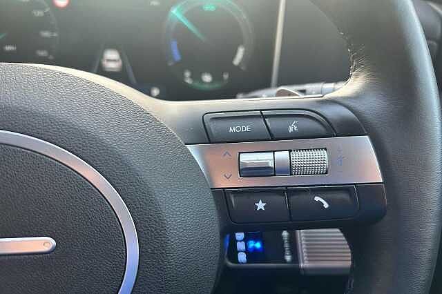 Hyundai TUCSON 1.6 T-GDi 13.8kWh Premium Auto 4WD Euro 6 (s/s) 5dr White