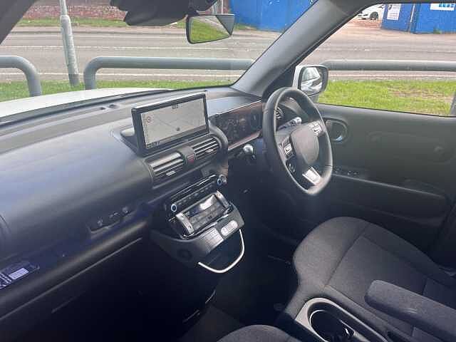 Hyundai INSTER Long Range 49kWh 02 Auto 5dr White