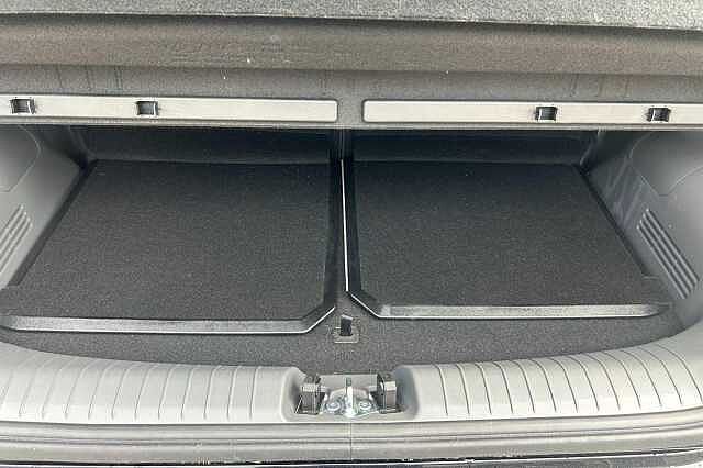 Hyundai INSTER Long Range 49kWh Cross Auto 5dr Natural Ivory