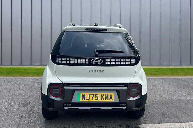 Hyundai INSTER Long Range 49kWh Cross Auto 5dr Natural Ivory