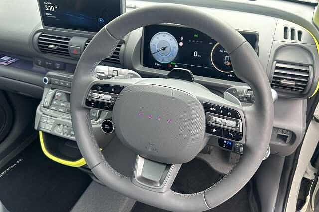 Hyundai INSTER Long Range 49kWh Cross Auto 5dr Natural Ivory