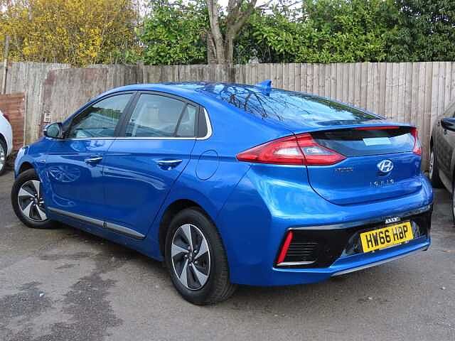 Hyundai Ioniq 1.6 GDi Hybrid Premium SE 5dr DCT