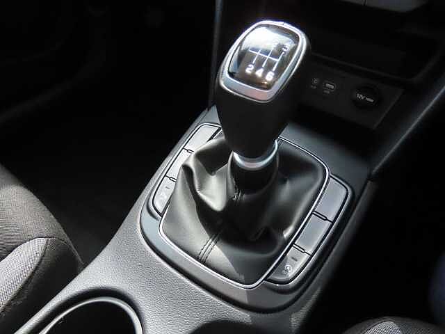 Hyundai KONA 1.0T GDi Play Edition 5dr Silver